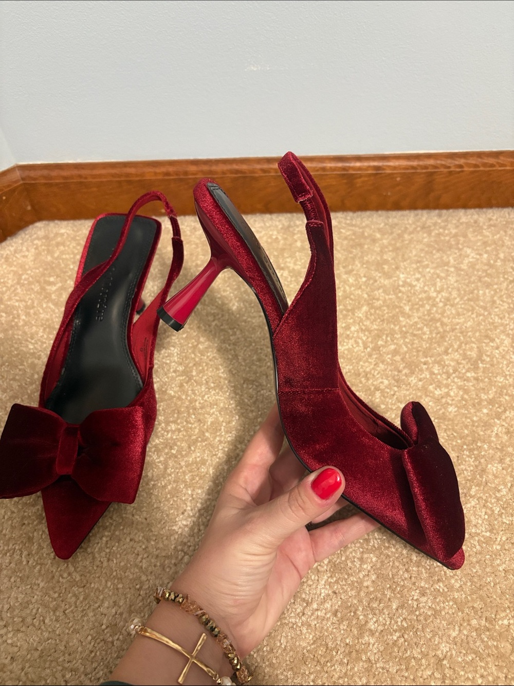 VICI | Velvet Bow Slingback Pointed-Toe Heels - Picture 4 of 7